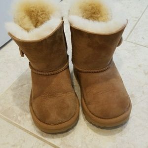 Toddler 7 uggs